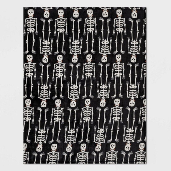 Skeleton Throw Plush Halloween Blanket - Picture 3 of 3